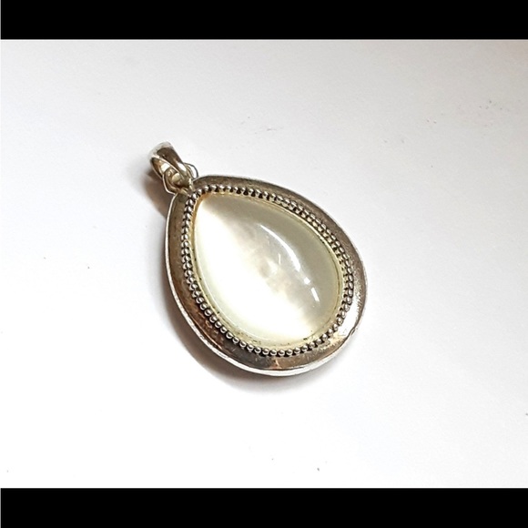 Vintage Teardrop Moonglow Necklace Pendant Only in Silver Tone - Picture 4 of 6